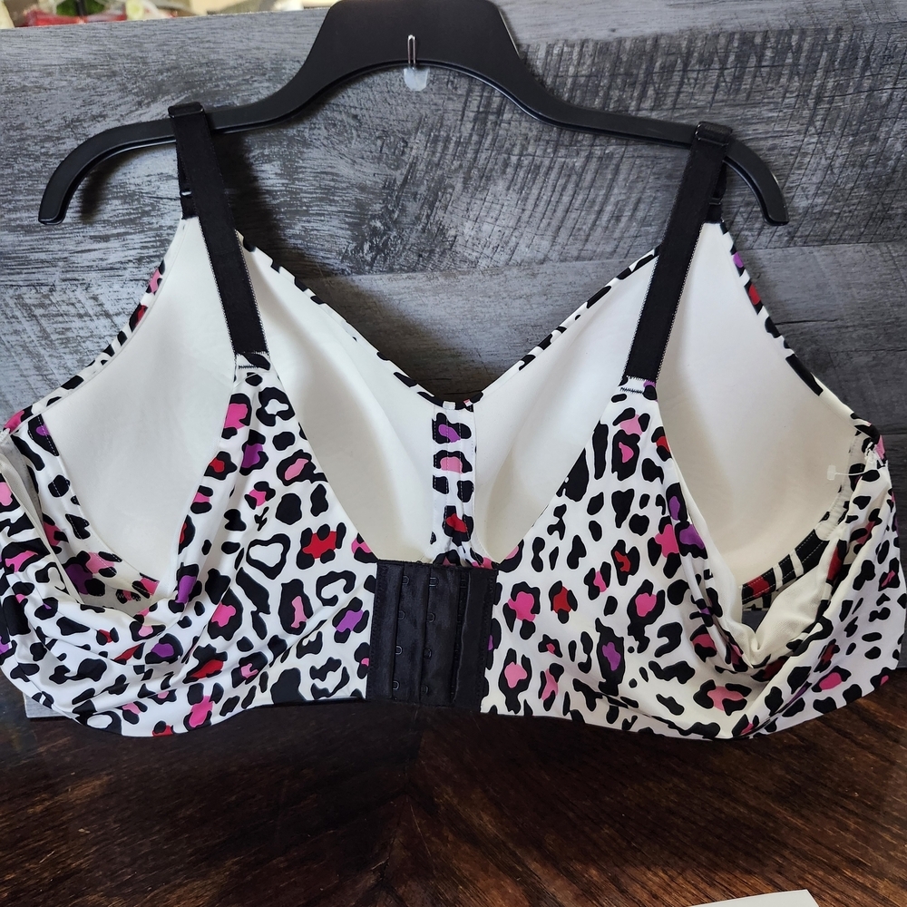 Torrid 50B Wire Free Lightly Lined 360 Back Smoothing Leopard Print Bra. - Picture 5 of 6